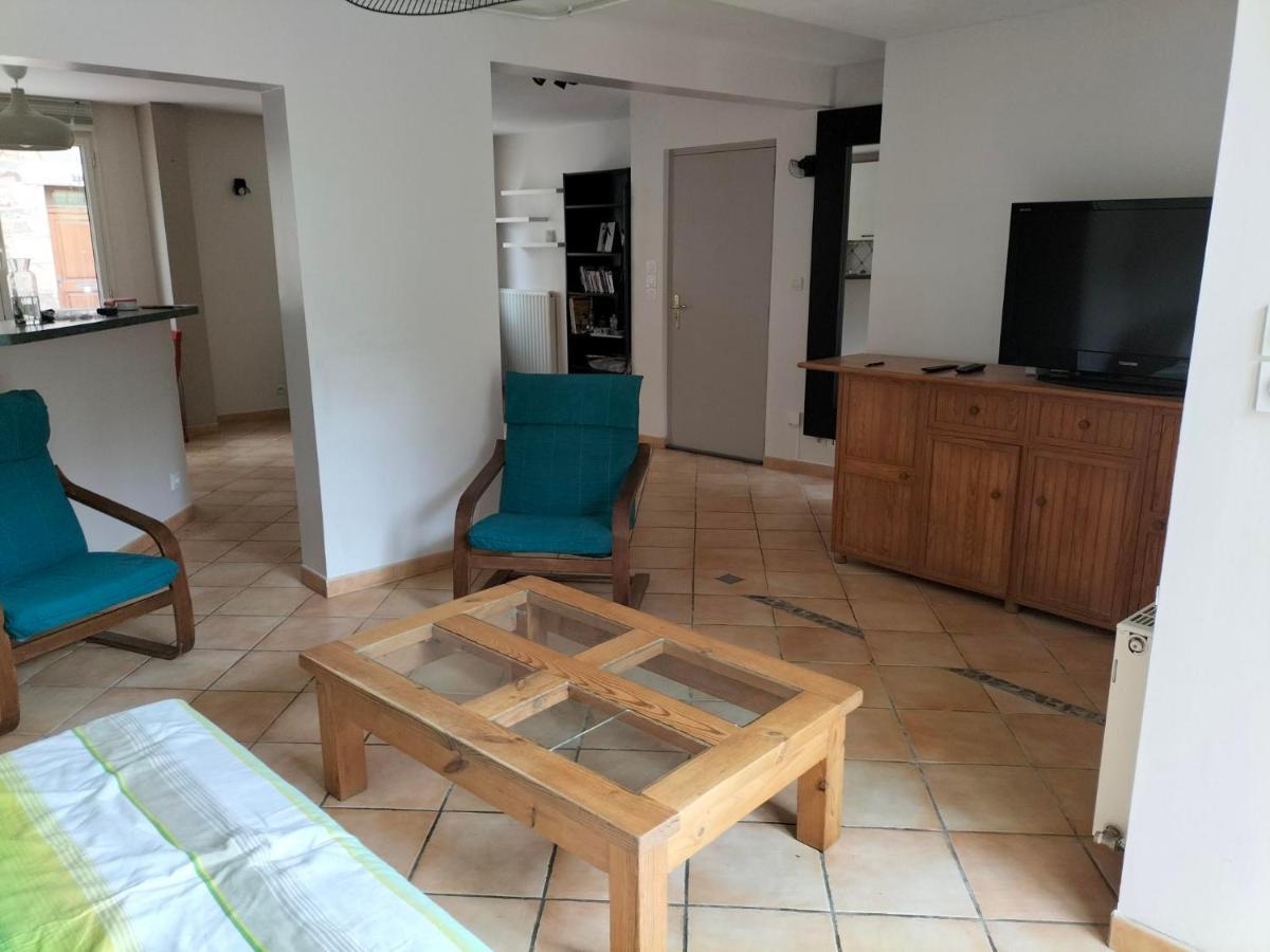 Appartement Au Centre Ville Avec Un Beau Jardin Prive Lannion Ngoại thất bức ảnh